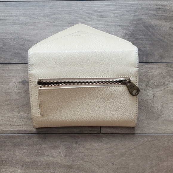 Matt & Nat - Picture 5 of 5